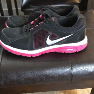 Nike fitsole dual fusion size 9.5